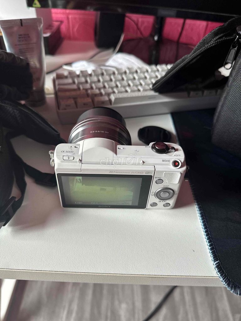 Máy ảnh Sony a5000 Trắng. Mua bán Máy ảnh, Máy quay tại Huyện Xuân Trường Nam Định được đăng bởi Vũ Trường hình 1