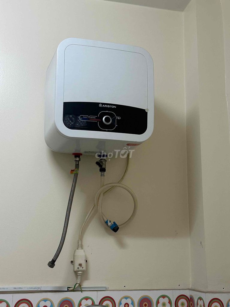 Máy nước nóng Ariston Andris2 RS 15 Lít Trắng. Mua bán Thiết bị vệ sinh, nhà tắm tại Quận Gò Vấp Tp Hồ Chí Minh được đăng bởi Trần Thanh Tùng hình 1