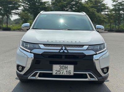 Mitsubishi Outlander 2.0 Premium  sx2021. Mua bán Ô tô tại Quận Thanh Xuân Hà Nội được đăng bởi Mạnh Hải