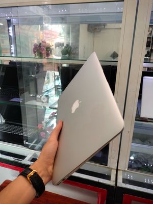 MacBook Air 13 inch 2015 i5 1.6GHz (Sliver)