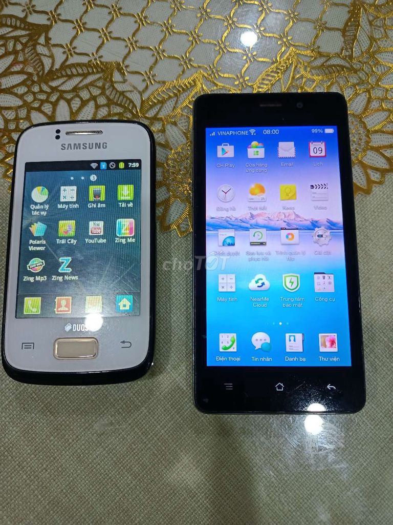 Điện thoại Samsung và Oppo.