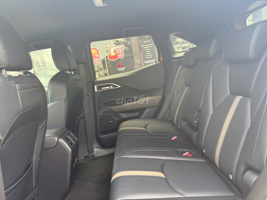 Mitsubishi Xforce Ultimate 2024 Vàng - Odo 5700km. Mua bán Ô tô tại Thành phố Thủ Đức Tp Hồ Chí Minh được đăng bởi Mitsubishi Chính Hãng hình 11