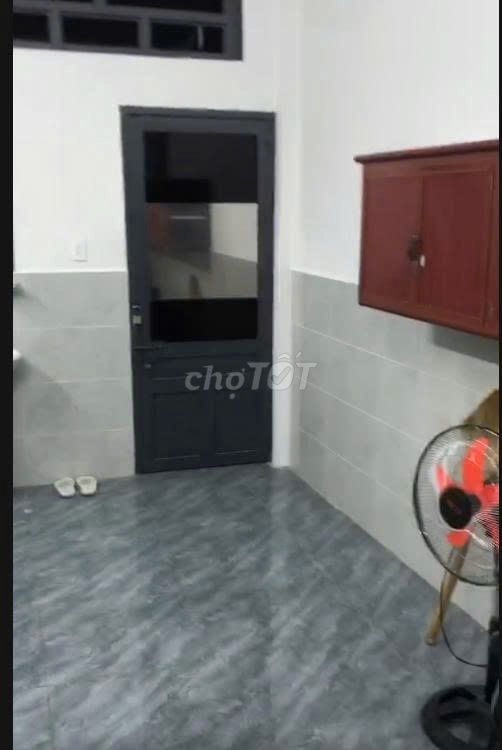 Cho thuê Mặt bằng KD và ở,  6 x 43m, Giá 15tr, Nguyễn Du