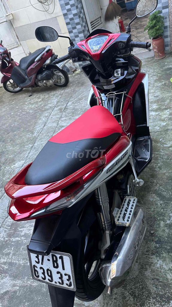 Honda Air Blade Đỏ trắng đen. Mua bán Xe máy tại Thành phố Vinh Nghệ An được đăng bởi cửa hàng xe máy hồng sáng hình 5