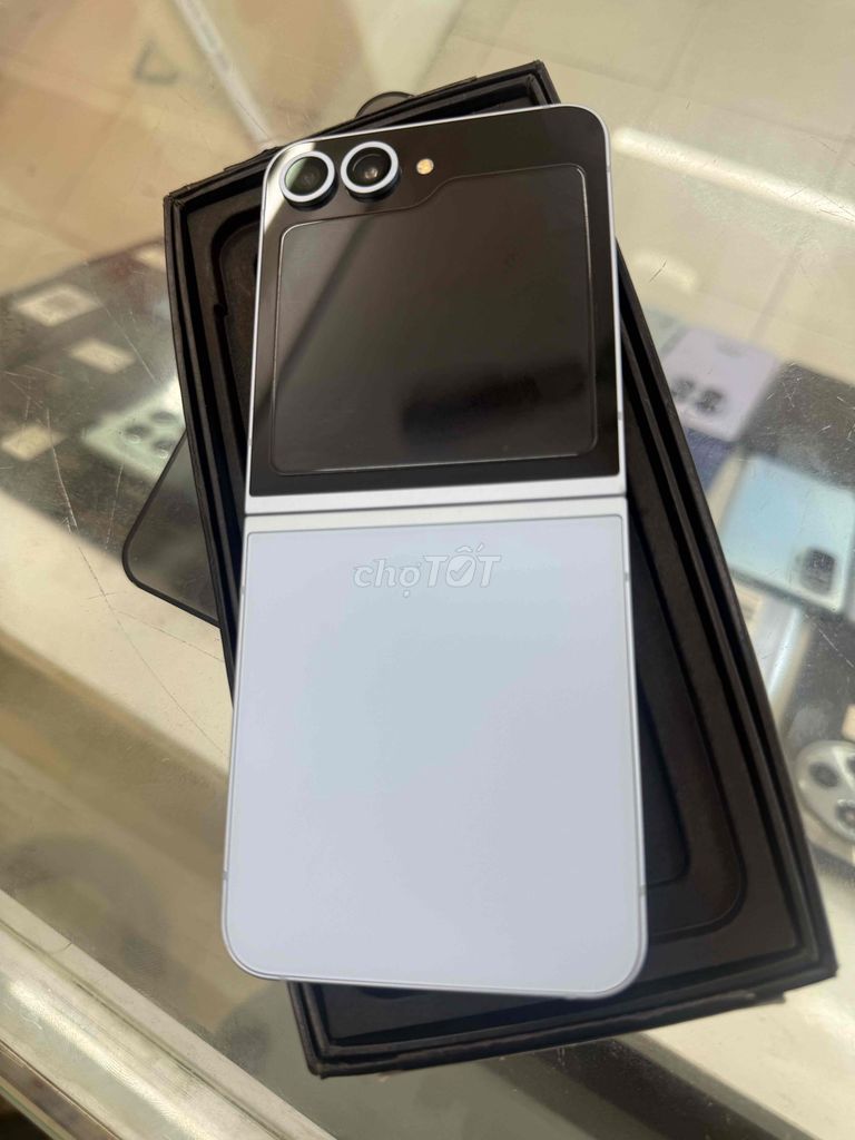 Samsung Galaxy Z Flip 6 256GB Xanh 99% Fullbox. Mua bán Điện thoại tại Quận Đống Đa Hà Nội được đăng bởi Dung hình 1