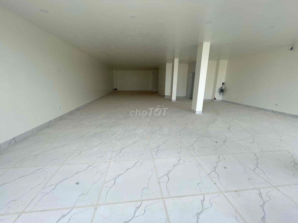 200m2 Nguyễn phước lan nhà trống suốt gần cầu hài xuân