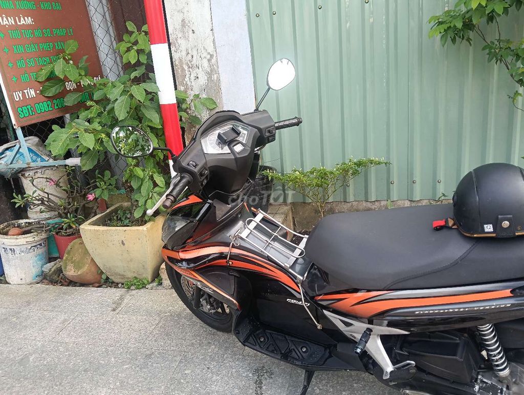 Honda Airblade Fi 2010 Đen cam. Mua bán Xe máy tại Thị xã Tân Uyên Bình Dương được đăng bởi nghĩa trần  hình 1