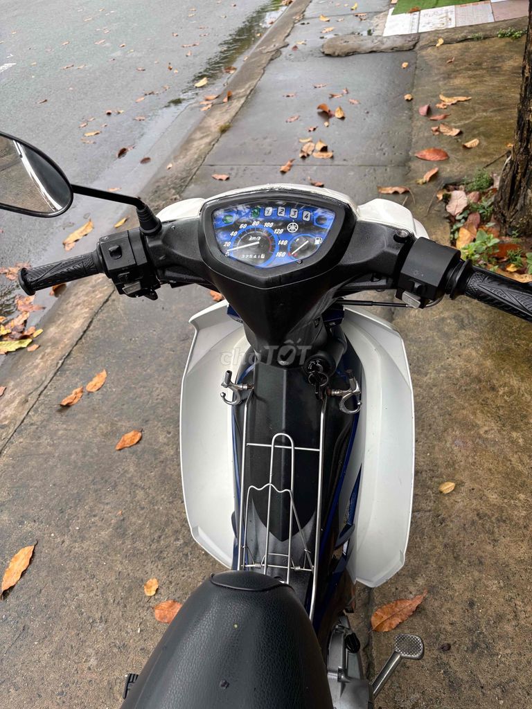 Yamaha Sirius Trắng xanh. Mua bán Xe máy tại Thị xã Bến Cát Bình Dương được đăng bởi xe máy trả góp tín nghĩa  hình 5