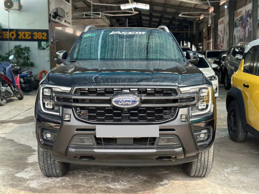 Ford Ranger Wildtrak 2023 3 vạn tiết kiệm 200 củ.