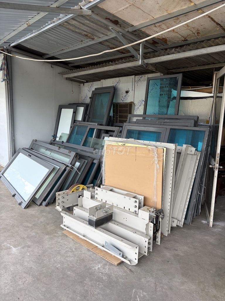 Cửa sổ nhôm kính Xingfa Xám. Mua bán Nội thất, đồ gia dụng khác tại Quận Long Biên Hà Nội được đăng bởi Xe Hơi Doanh Nhân hình 1