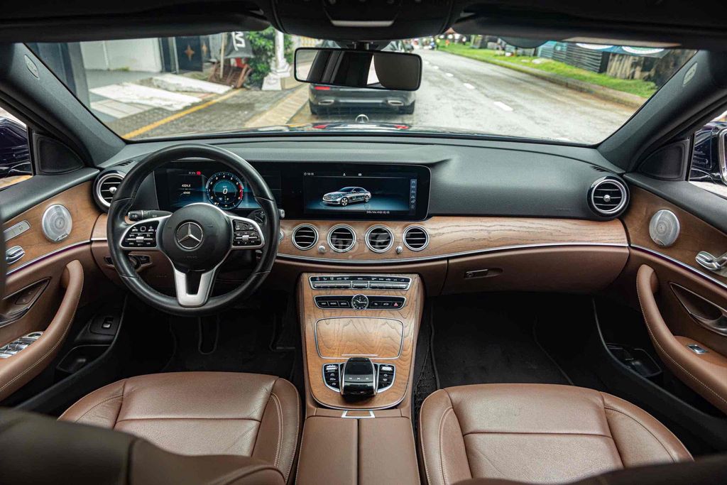 LONG ANH AUTO về Mercedes E200 sx2020 👍. Mua bán Ô tô tại Quận 7 Tp Hồ Chí Minh được đăng bởi LongAnh AuTo  hình 9