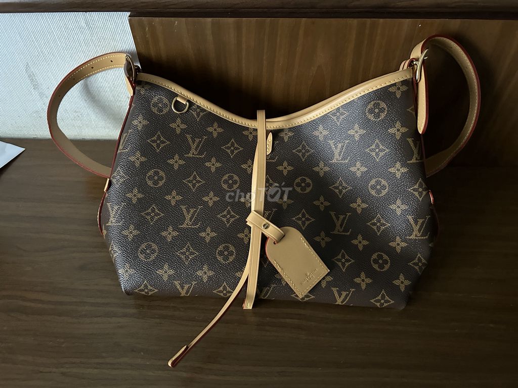 LV CARRYALL Gần như mới.