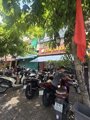 TUYỂN PHỤC VỤ BAO ĂN Ở - CƠM TẤM