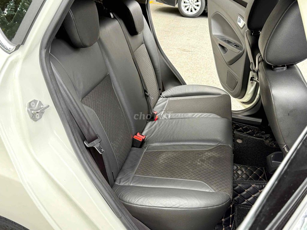 Ford Fiesta 2014 Titanium 1.5 AT - 70000 km. Mua bán Ô tô tại Quận Tân Phú Tp Hồ Chí Minh được đăng bởi Thế Anh hình 6