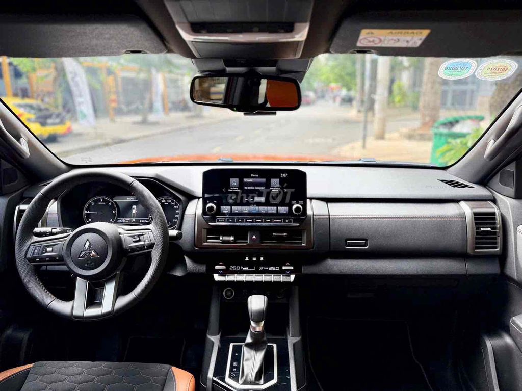 Mitsubishi Triton 2024 Athlete 4WD AT - 15269 km. Mua bán Ô tô tại Huyện Hóc Môn Tp Hồ Chí Minh được đăng bởi MITSUBISHI TRƯỜNG CHINH đại lý chính hãng hình 12