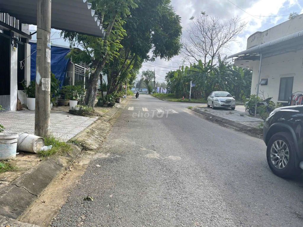 Nhà 2pn mặt tiền lê trực 5tr giá rẻ