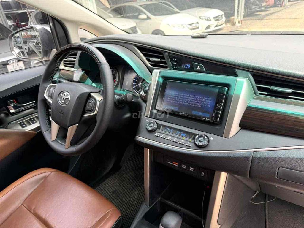 INNOVA 2.0V 2017 BẢO HÀNH 1 NĂM ,HỖ TRỢ VAY. Mua bán Ô tô tại Quận Bình Tân Tp Hồ Chí Minh được đăng bởi XUÂN DUY AUTO hình 9