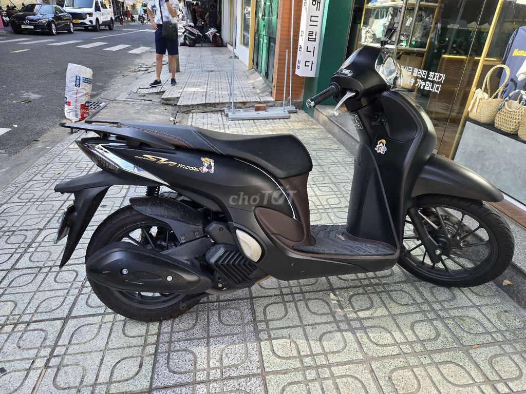 Chính chủ,ABS đen nhám thể thao,sx22 lăn bánh 23. Mua bán Xe máy tại Thành phố Nha Trang Khánh Hòa được đăng bởi ngoc hình 2