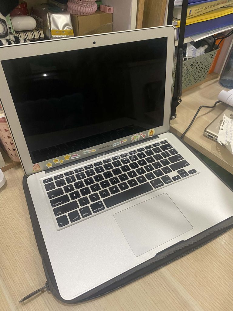 MacBook Air 13” 2017 i5/8g/128g Silver. Mua bán Laptop tại Thành phố Thủ Đức Tp Hồ Chí Minh được đăng bởi Thanh Phúc hình 1