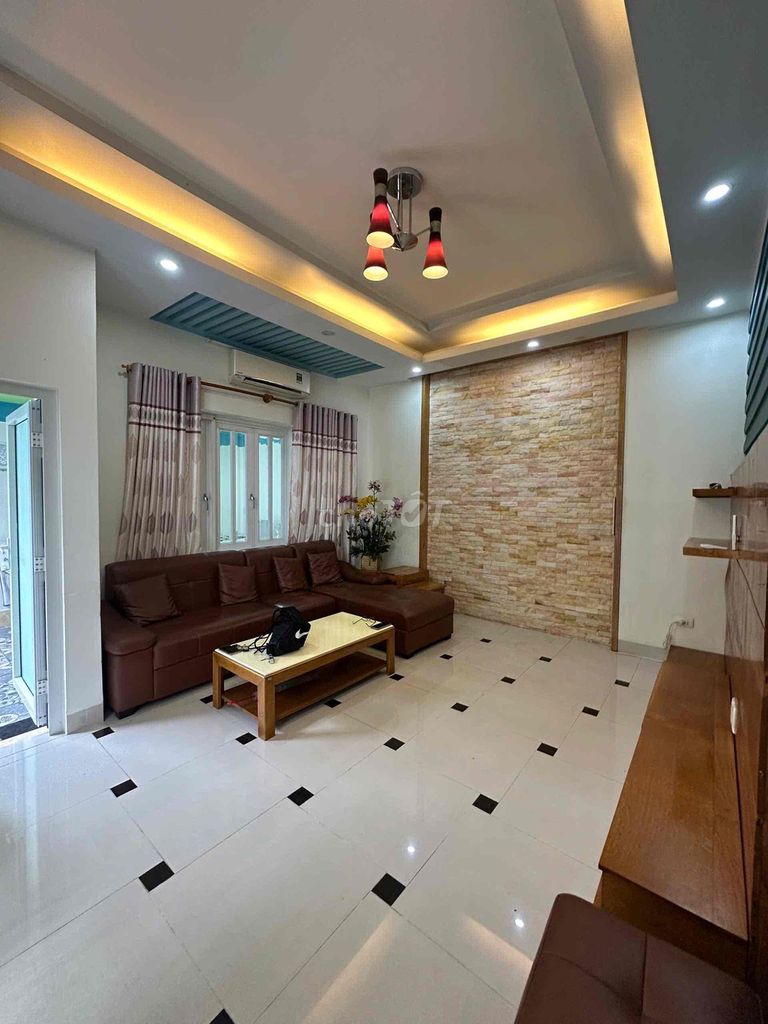 Bán Đất Tặng Nhà C4 Góc 2MT hẻm Oto Gần Biển