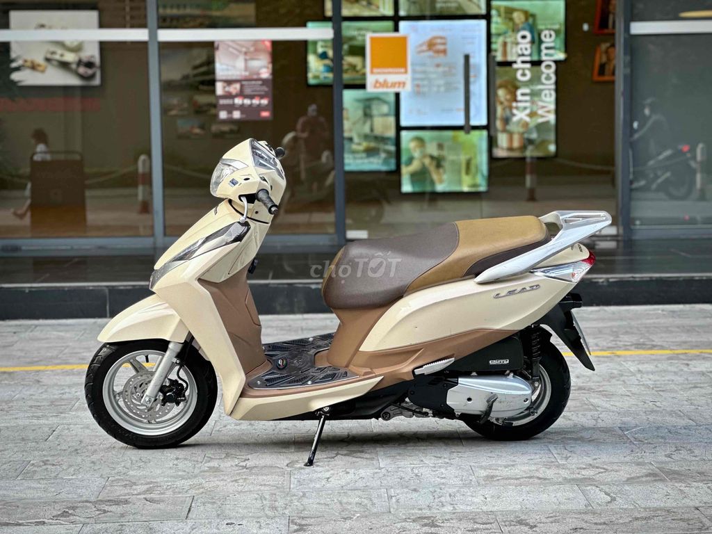 Lead125 Kem sang trọng xe dùng ít Đẹp lắm Lead 29E. Mua bán Xe máy tại Quận Ba Đình Hà Nội được đăng bởi Xe Máy Nam Thi hình 2