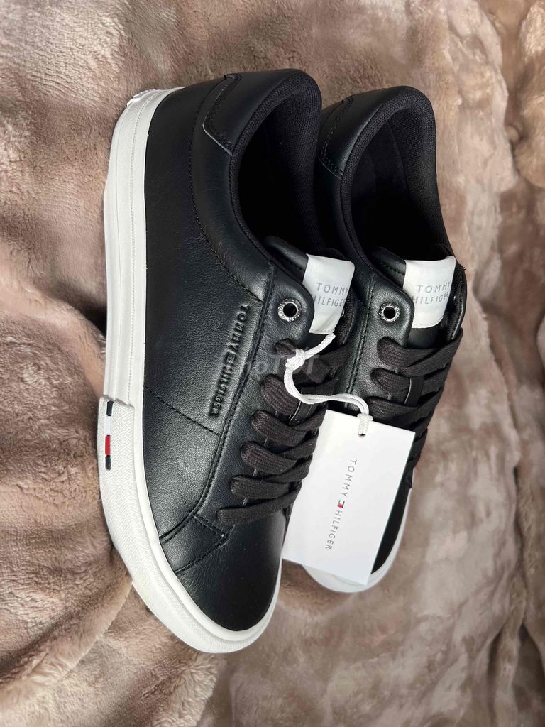 Giày thể thao Tommy Hilfiger Nam Đen 41. Mua bán Giày dép tại Quận Tân Phú Tp Hồ Chí Minh được đăng bởi Hương hình 1