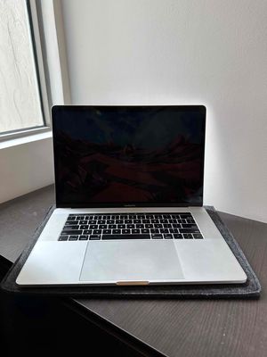 Macbook pro 2018 (full option)
