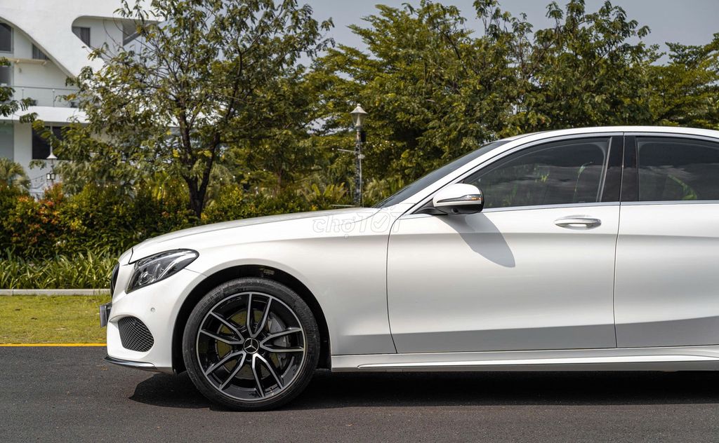Hàng hiếm C300 AMG 2018 Trắng đỏ đồ chơi nhiều. Mua bán Ô tô tại Quận 7 Tp Hồ Chí Minh được đăng bởi tuấn anh hình 7
