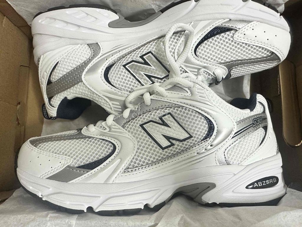 Giày thể thao New Balance 530 Trắng 39.5 Mới 100%. Mua bán Giày dép tại Quận Cái Răng Cần Thơ được đăng bởi Trần Thư hình 1