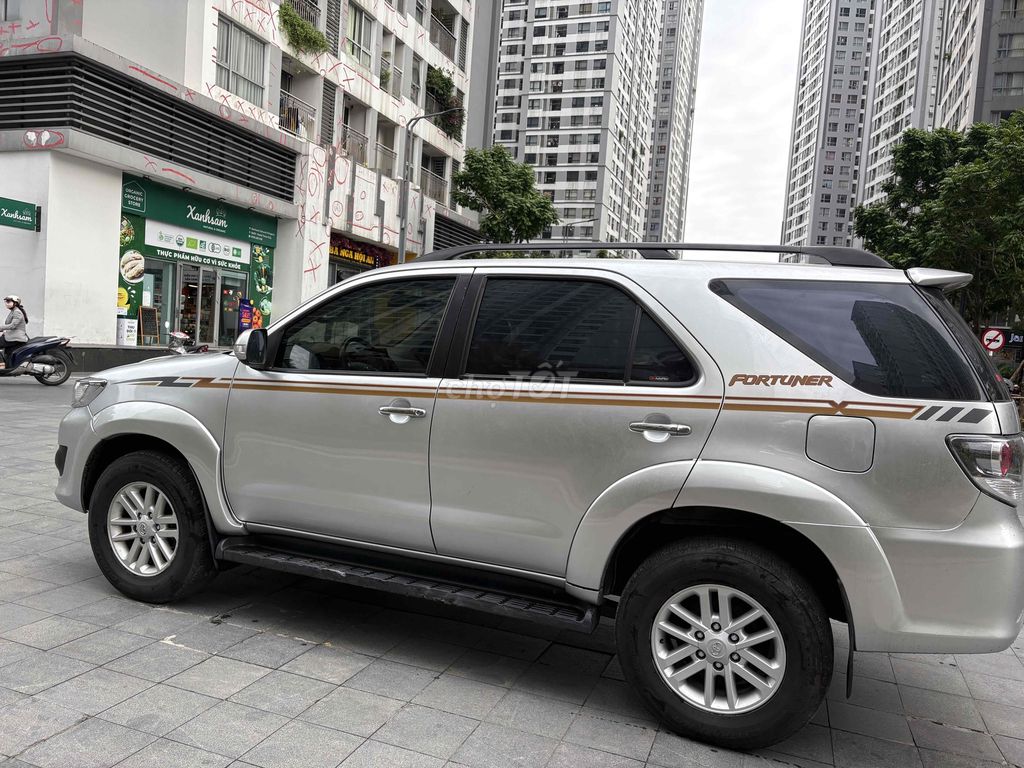 Toyota Fortuner 2013 2.7V 4x4 - 15000 km. Mua bán Ô tô tại Quận Hai Bà Trưng Hà Nội được đăng bởi Bùi hiển hình 5