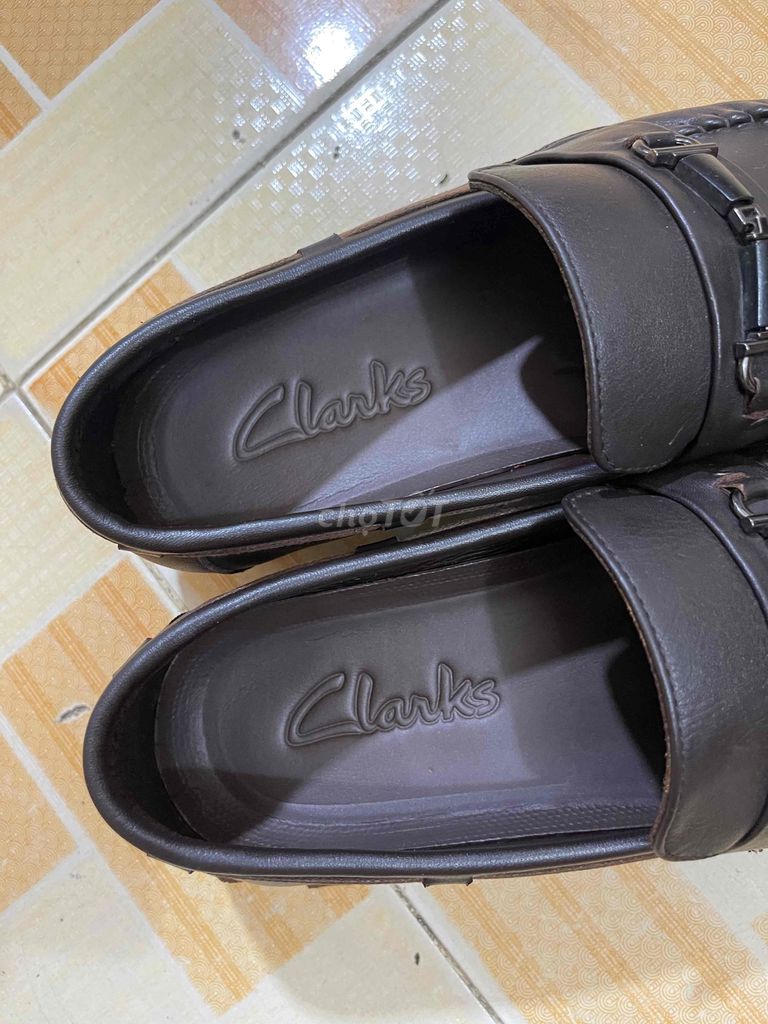 Giày Clarks sz 40 .