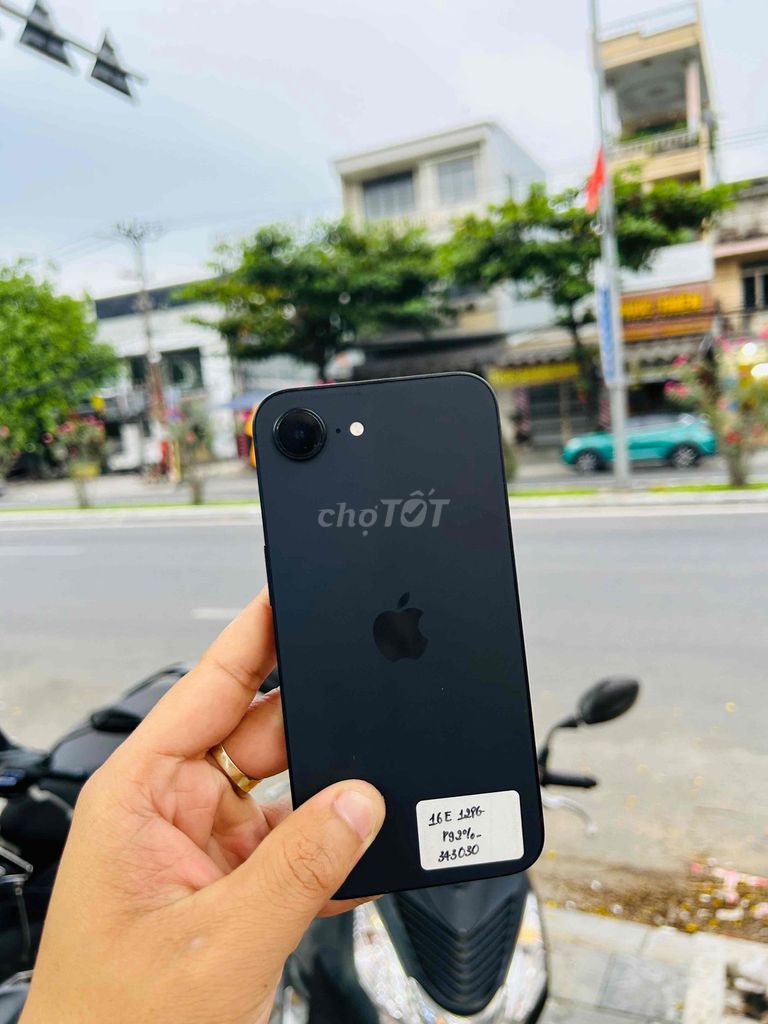iPhone 16e 128GB Đen. Mua bán Điện thoại tại Quận Liên Chiểu Đà Nẵng được đăng bởi chút hình 1