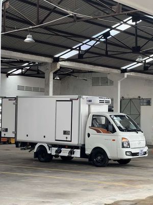 Xe Hyundai đông lạnh 1200 kg thùng dài 3m1.