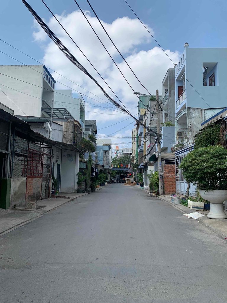 Lô đất 1 sẹc đường 8, Tăng Nhơn Phú B,60.5m2 giá 4.3 Tỷ giá ưu đãi