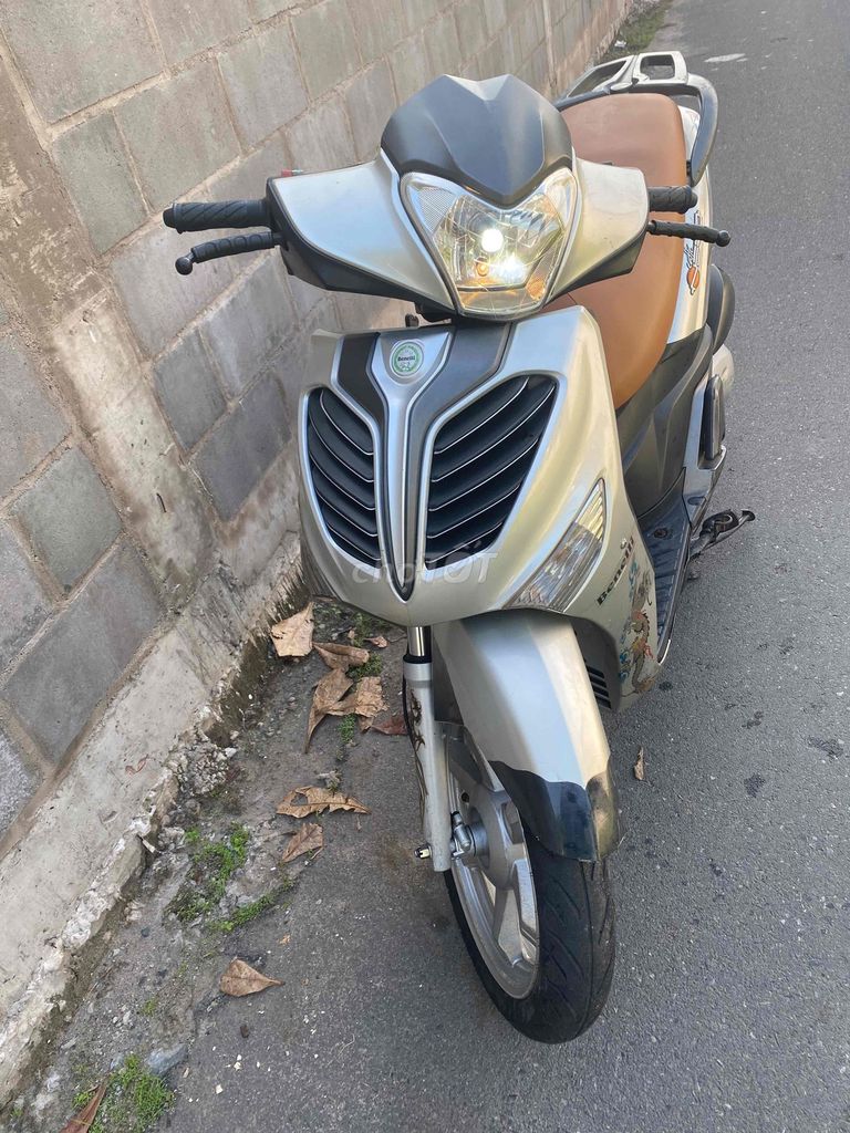 Benelli Caffé Nero 150 EFI Серебристый