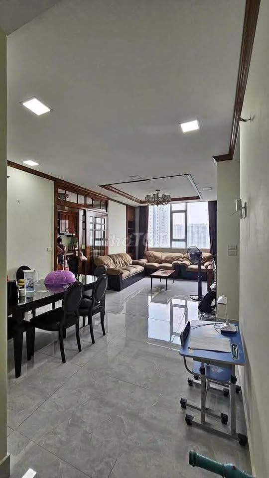 Аренда · 3 комн. · 117 м² · Quận 11, ул. Phố Lý Thường Kiệt