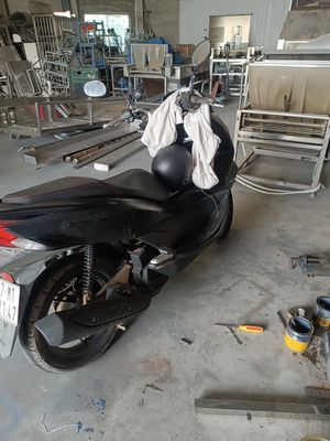 Xe máy Honda PCX 2017 màu đen nhám. Mua bán Xe máy tại Huyện Bình Chánh Tp Hồ Chí Minh được đăng bởi A Dũng