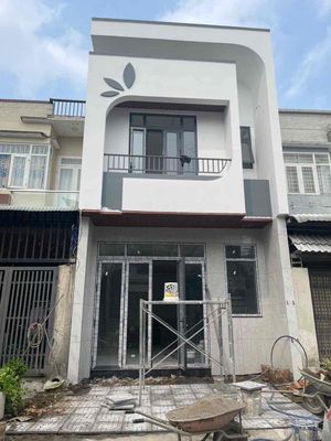 cần bán gấp căn nhà nằm trong KDC Lavender, sổ riêng thổ cư hỗ trợ vay