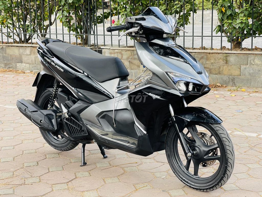 Honda Air Blade черный серый 125fi Красивая автомобильная машина