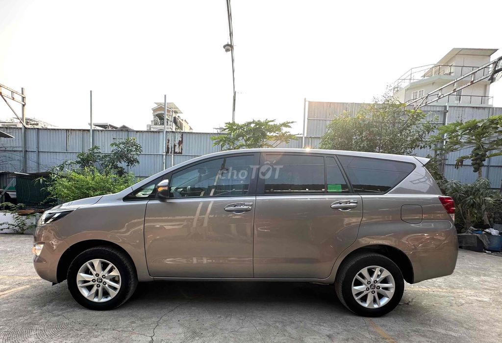 Toyota Innova 2018 photo 2