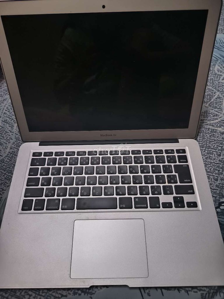 Apple MacBook Air 2017 Bạc Retina. Mua bán Laptop tại Quận 3 Tp Hồ Chí Minh được đăng bởi Linh Mai hình 1