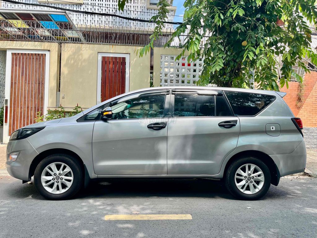 Toyota Innova 2016 2.0E - 108000 km. Mua bán Ô tô tại Quận 5 Tp Hồ Chí Minh được đăng bởi Salon Ô TÔ 07879 hình 1