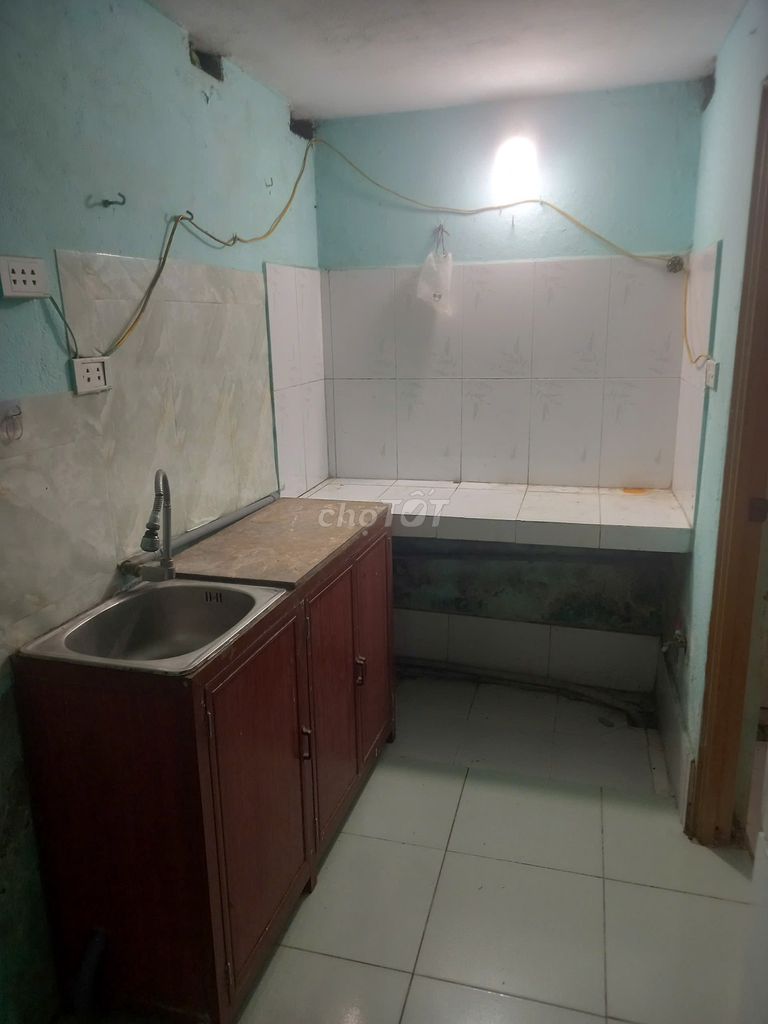 Общая площадь номера в отеле Nhat Tan 35 м2, цена 3 т, цена электричества и воды