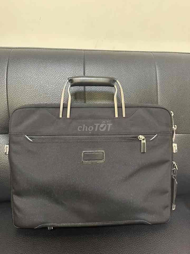 TUMI Hannover Arrive Briefcase. Mua bán Túi xách tại Quận Ba Đình Hà Nội được đăng bởi Dũng hình 1