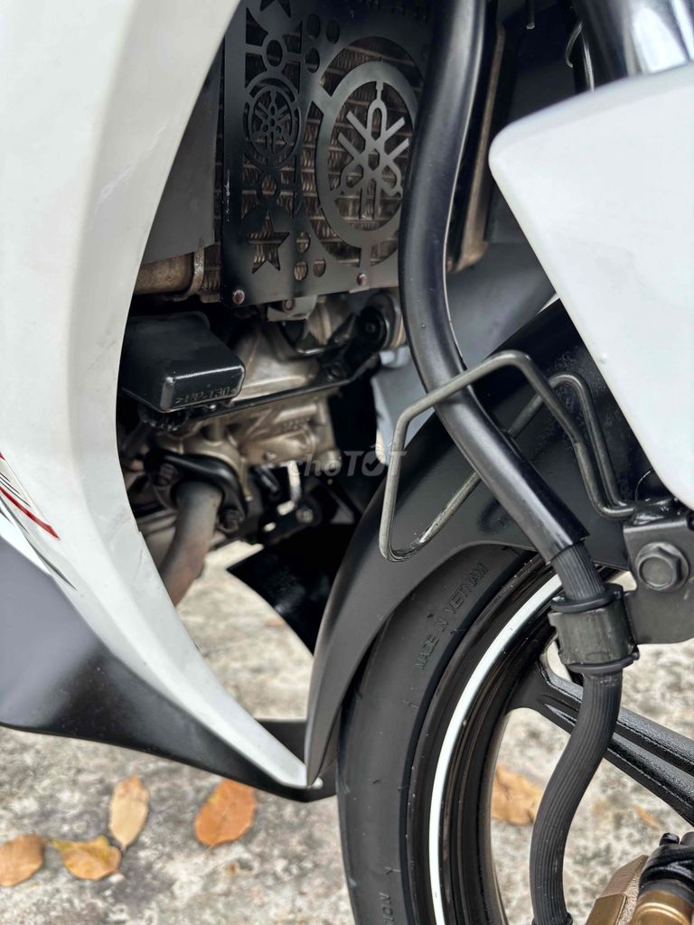 Yamaha Exciter 135 Trắng Đen Đỏ. Mua bán Xe máy tại Thị xã Bến Cát Bình Dương được đăng bởi xe máy trả góp tín nghĩa  hình 6