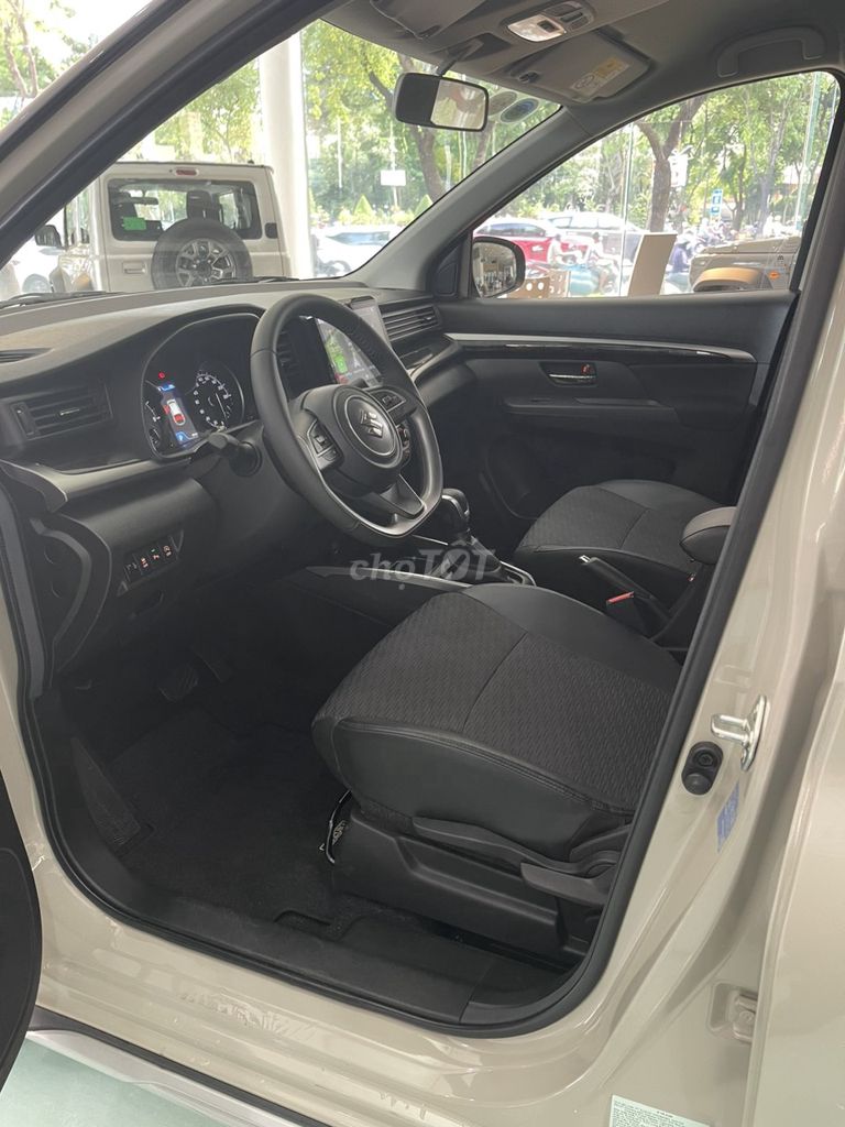 Suzuki XL7 Hybrid 2025 Trắng Ngà, 100% Trước bạ. Mua bán Ô tô tại Quận Tân Bình Tp Hồ Chí Minh được đăng bởi Suzuki World Phổ Quang Chính hãng hình 4