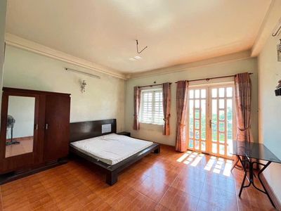 Nhà phố 100 m² · 4 PN · Đường Nguyễn Văn Linh
