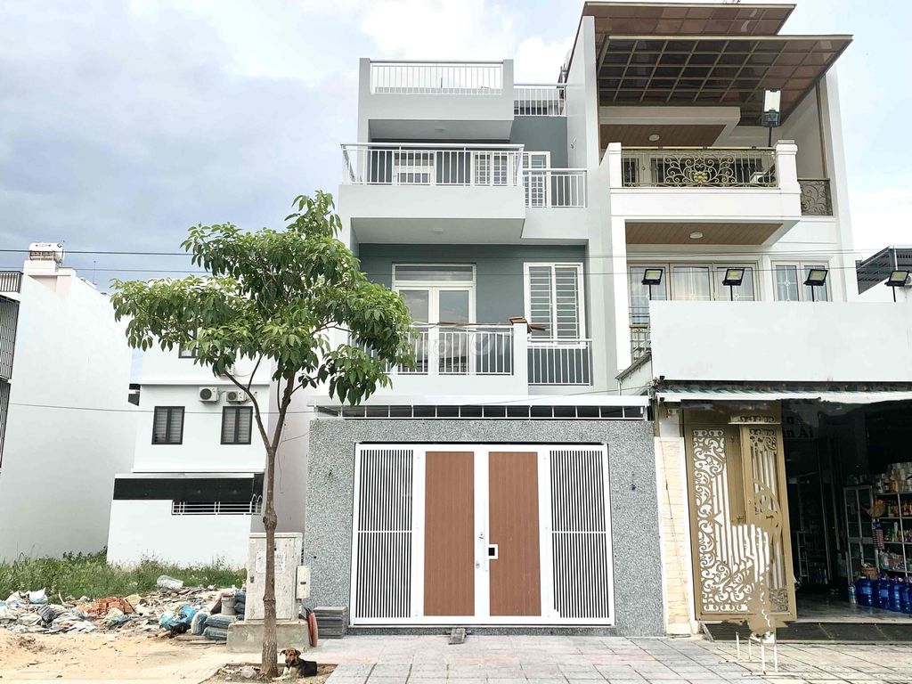 CHO THUÊ NHÀ NGUYÊN CĂN TRỐNG HOẶC FULL NỘI THẤT GIÁ 20 TRIỆU/THÁNG