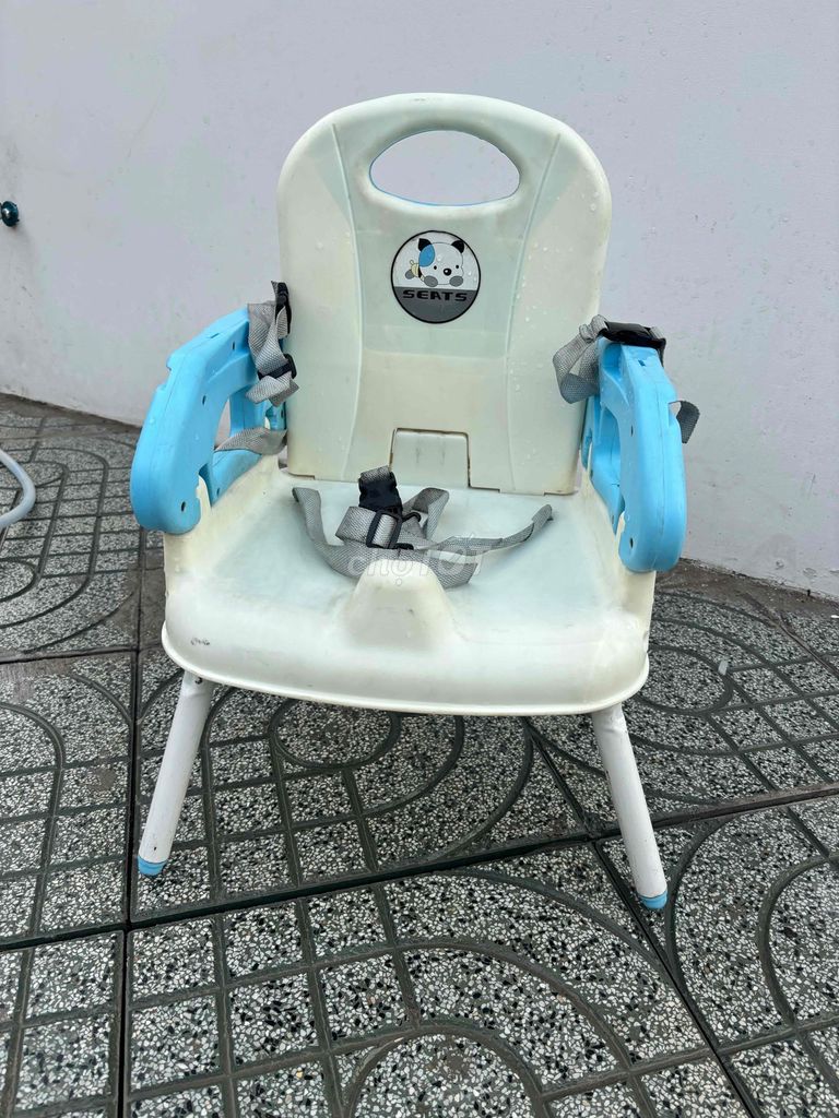 Ghế ăn dặm SEATS nhựa Xanh trắng. Mua bán Mẹ và bé tại Quận 12 Tp Hồ Chí Minh được đăng bởi Nguyễn Văn Hòa hình 1