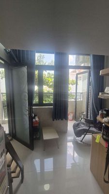Phòng trọ ban công ,máy lạnh, có gác, mới , đẹp đường nguyễn văn quá